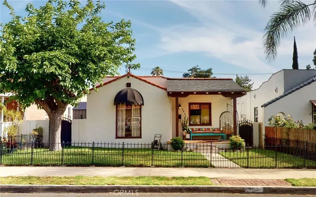206 W Mountain View Avenue, Glendora