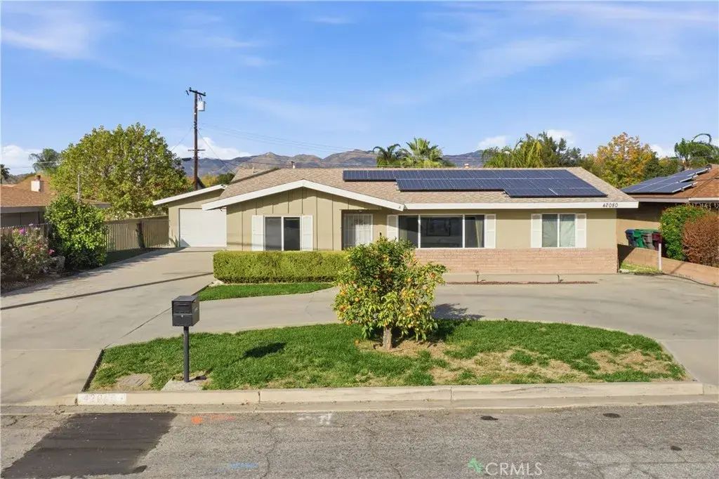 42080 Mayberry, Hemet