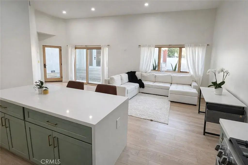 3636 Gardenia A, Long Beach