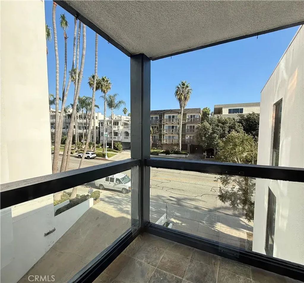 575 Esplanade 303, Redondo Beach