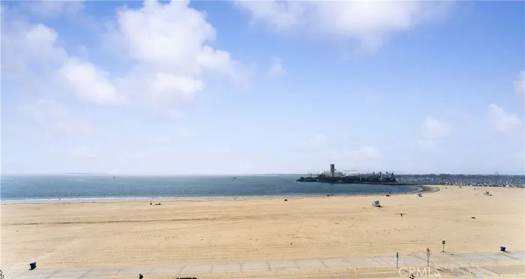 1230 E Ocean, Long Beach