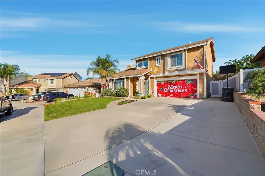 13463 Blackdeer, Corona