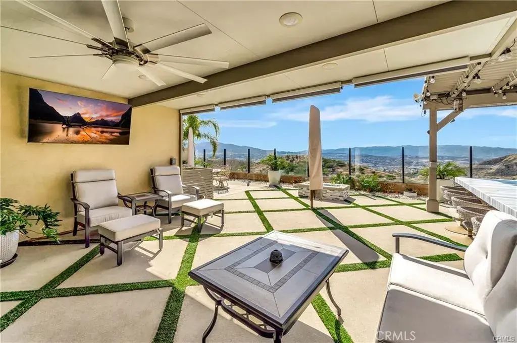 18348 Cachet, Canyon Country
