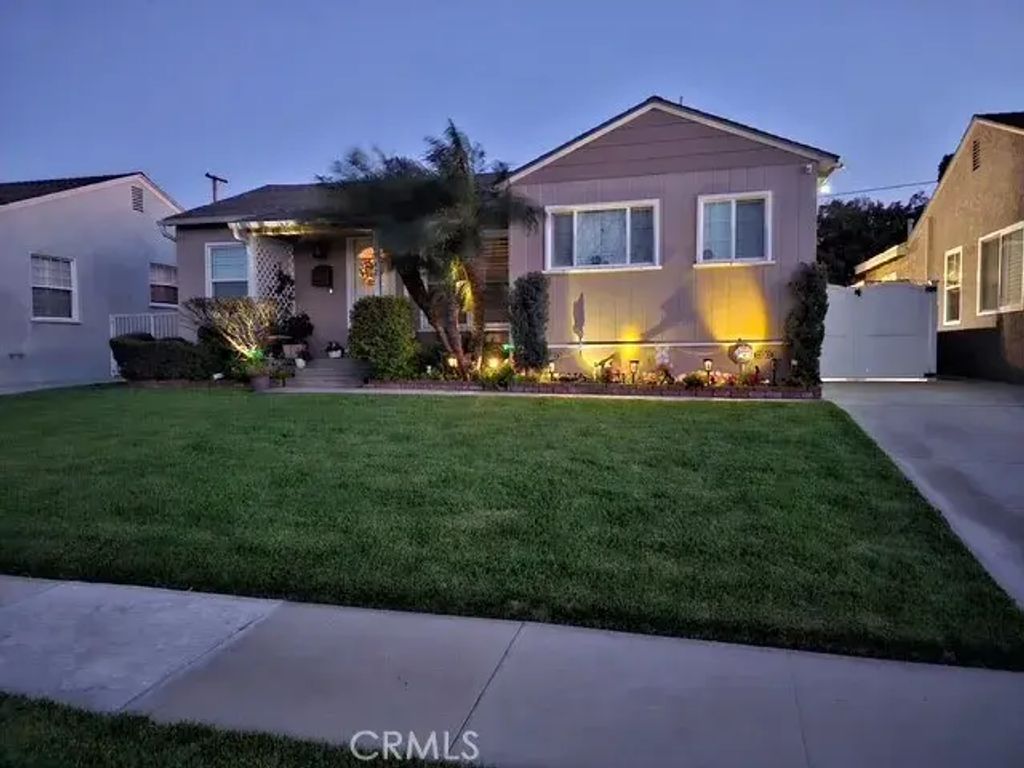 2942 Silva, Lakewood