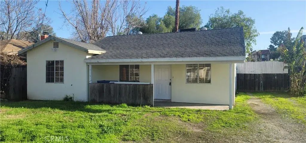 19538 Leadwell, Reseda