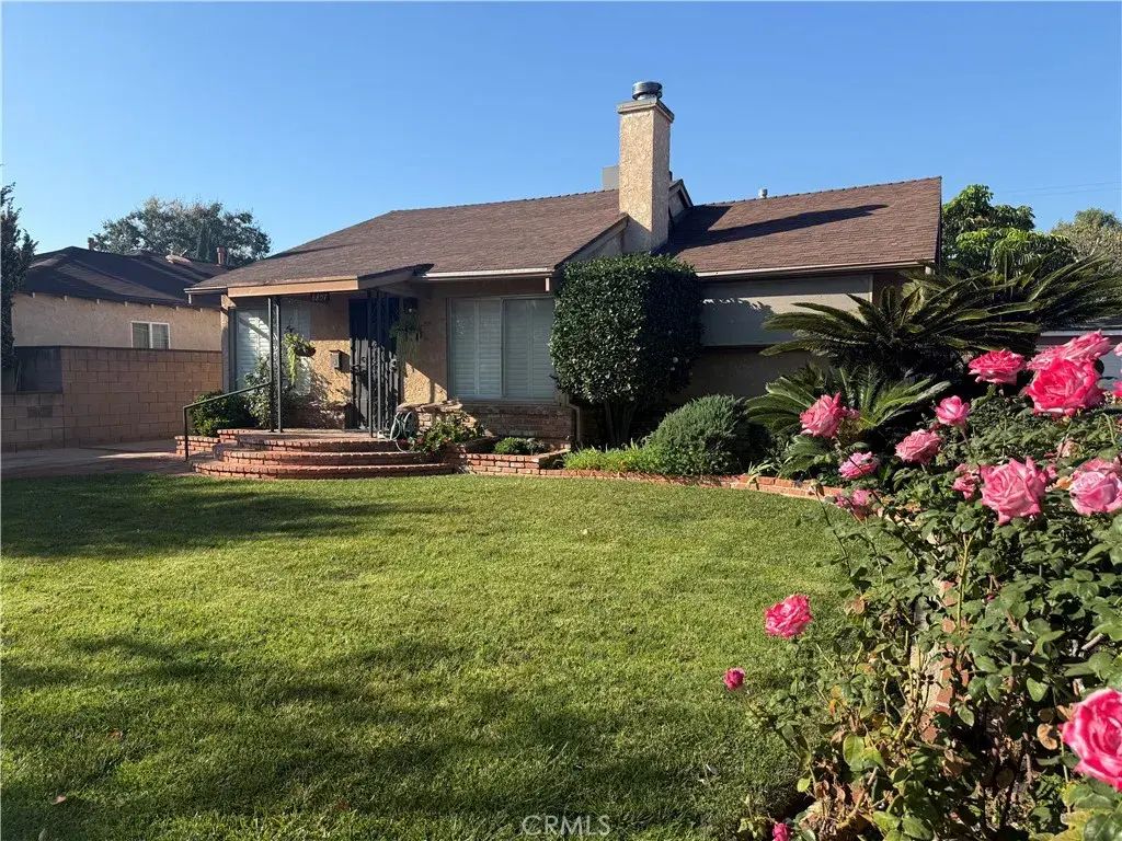 6857 Chimineas, Reseda