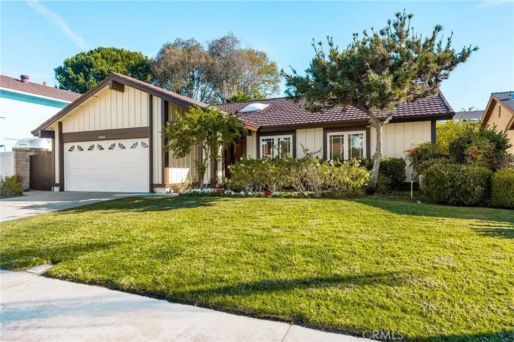23742 Via Navarra, Mission Viejo