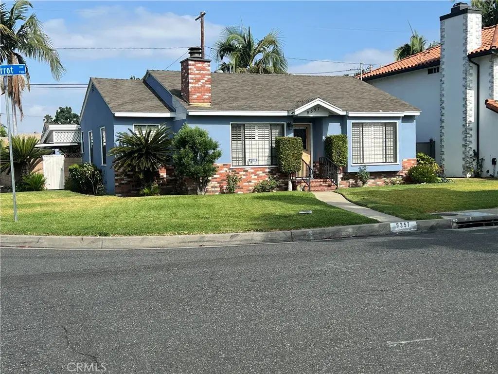 9357 Parrot, Downey