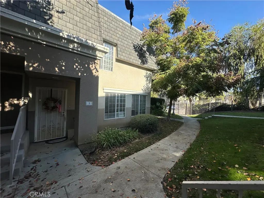 6561 Vanalden Ave 5, Reseda