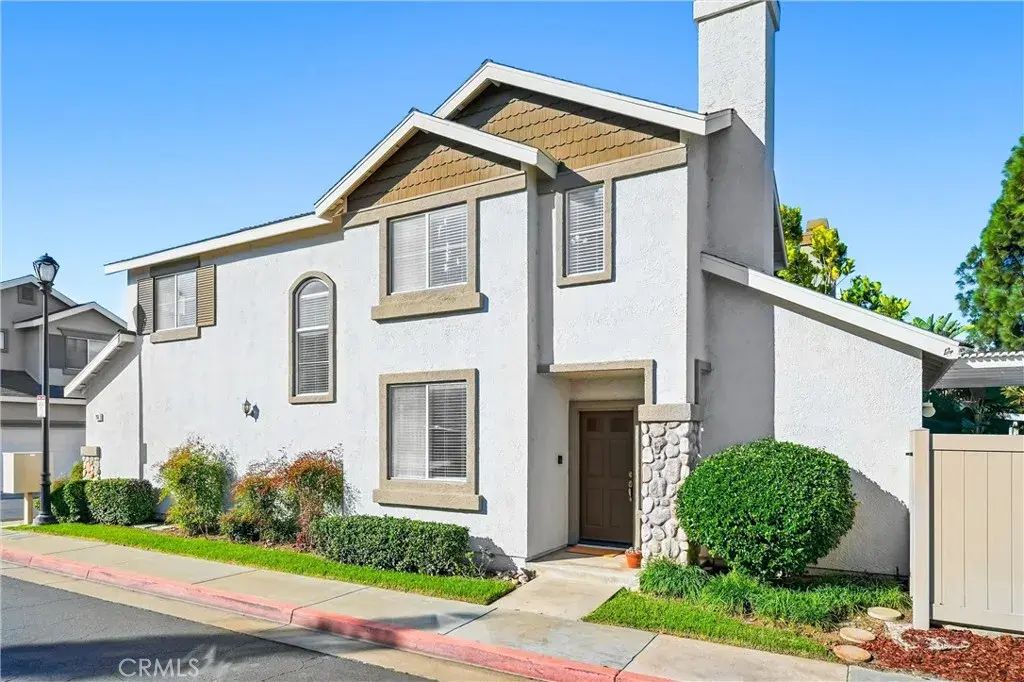 756 N Siavohn, Orange