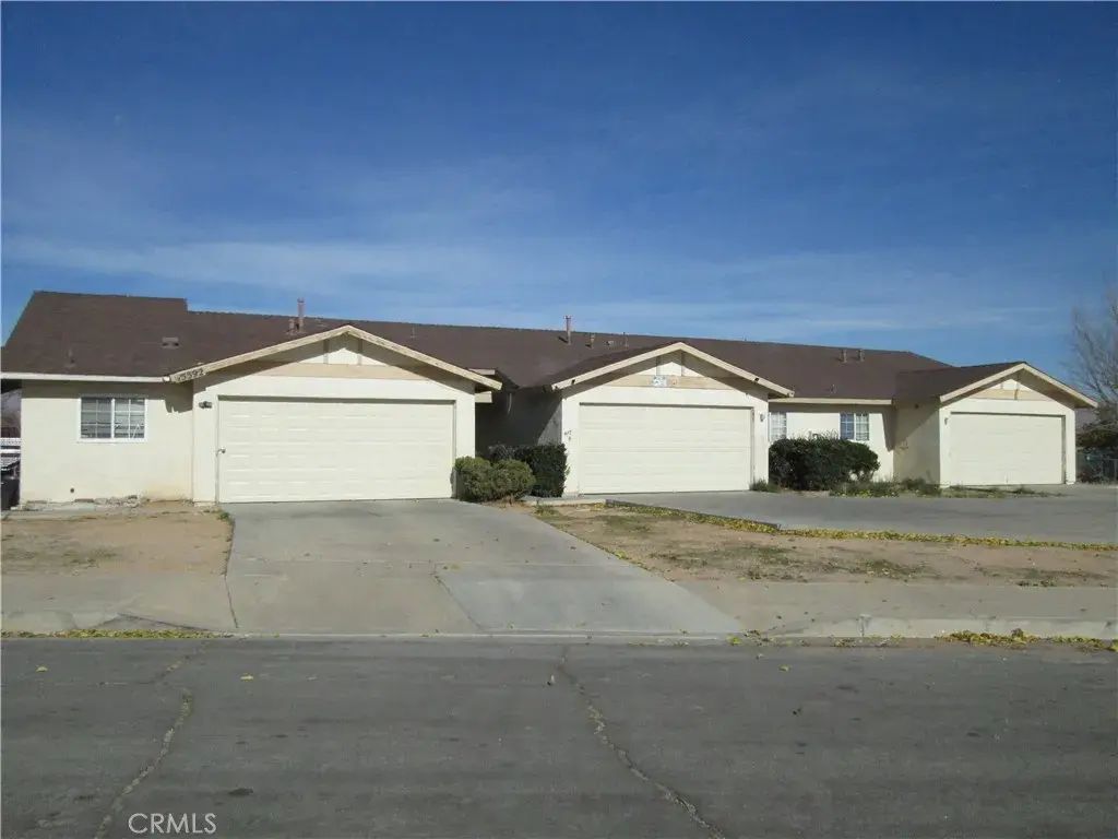 15592 Tonekai Road, Apple Valley