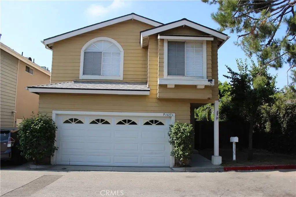 9165 Noble Avenue, North Hills
