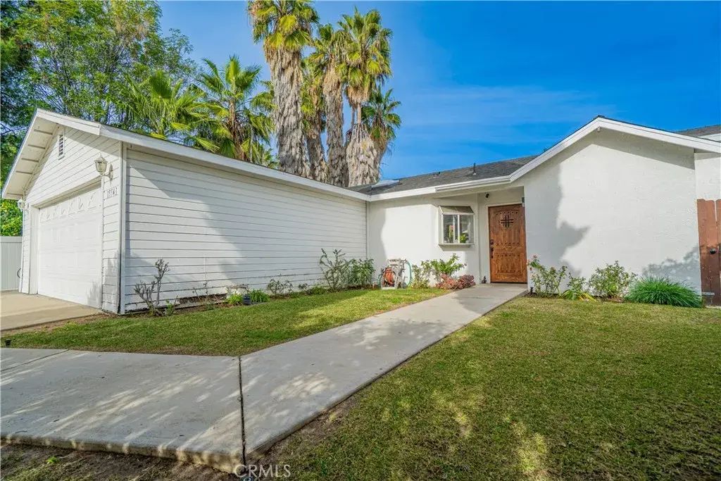 15543 Dearborn, North Hills