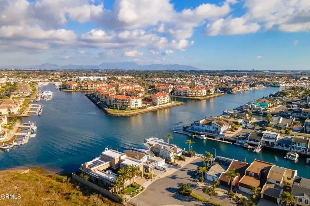 4490 Eastbourne Bay, Oxnard