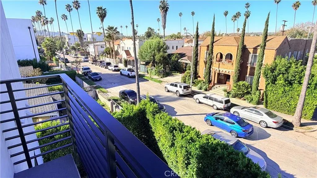 1416 S Cloverdale, Los Angeles