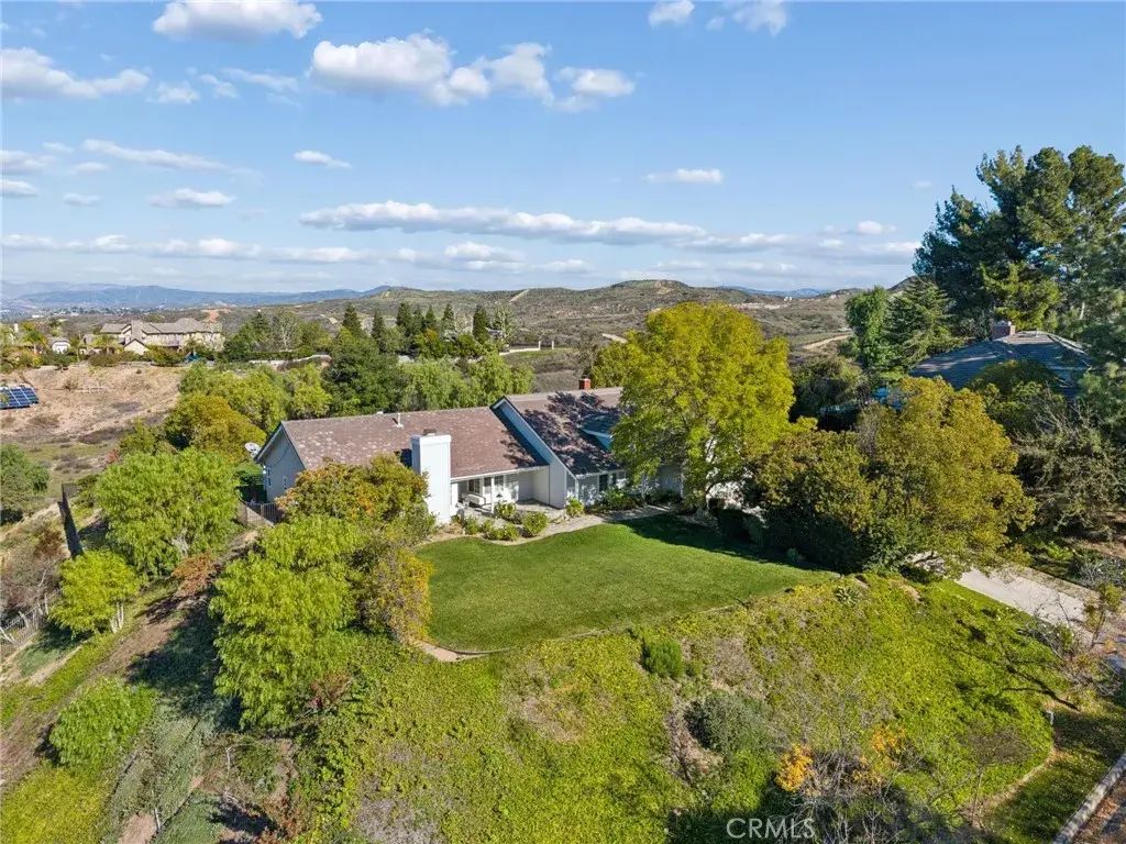 25123 Barnhill, Saugus