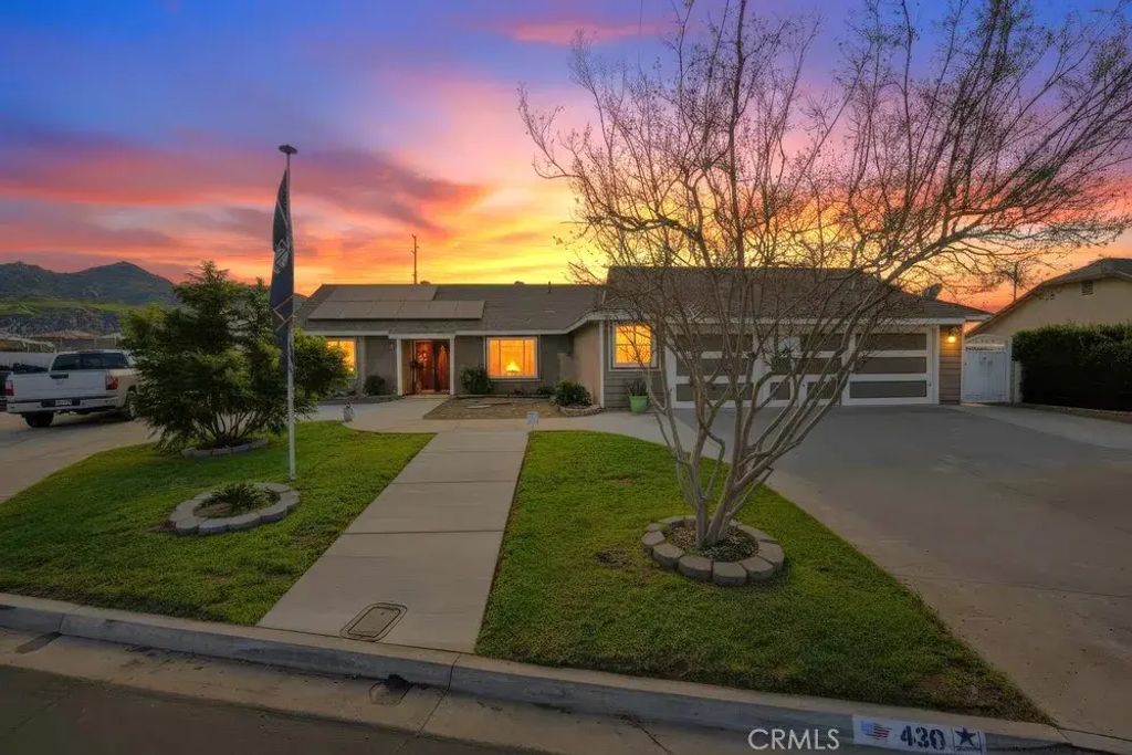 438 Tanner, Riverside