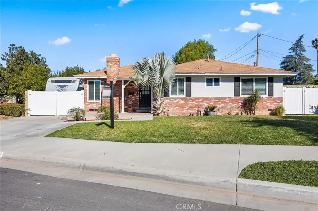 5279 Appleton, Riverside
