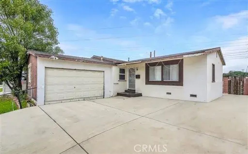 11012 Noble, Mission Hills (san Fernando)