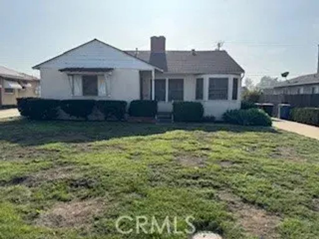 868 W Griswold, Covina