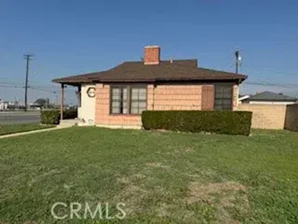 877 W Edna, Covina