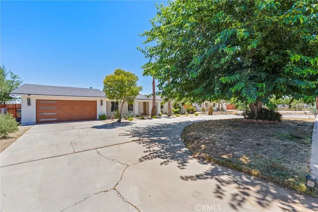 8263 3rd, Hesperia