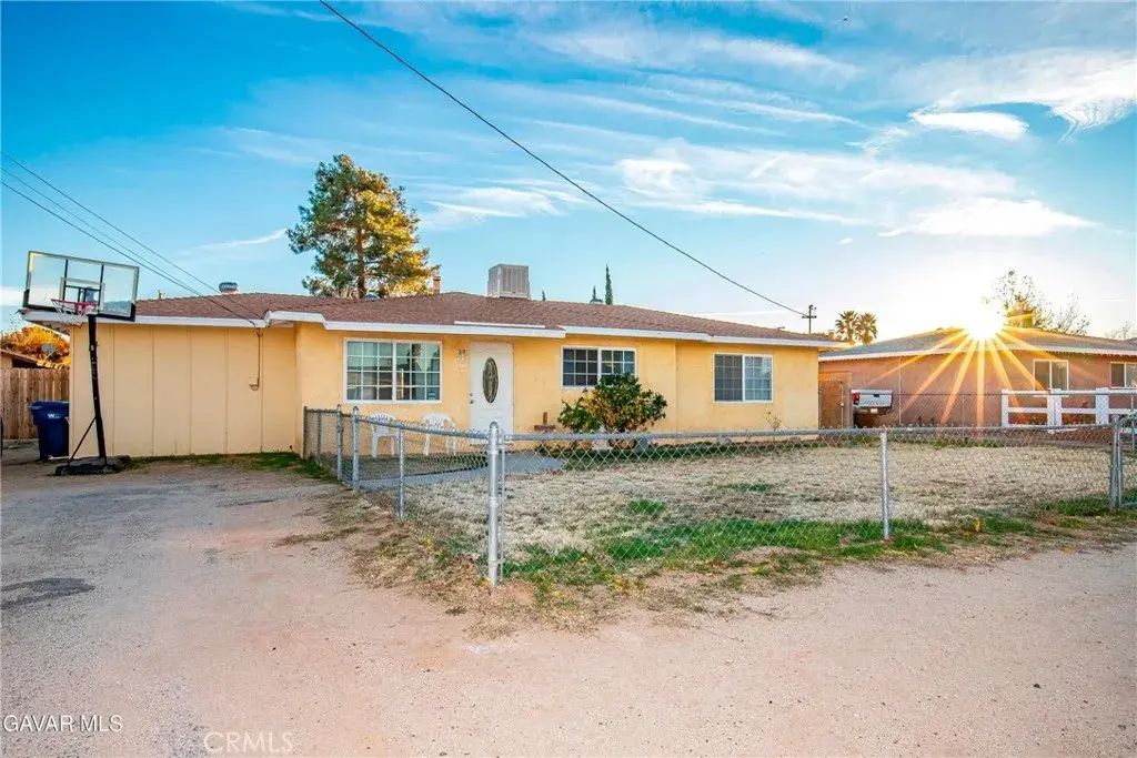 4546 W Avenue L11, Lancaster