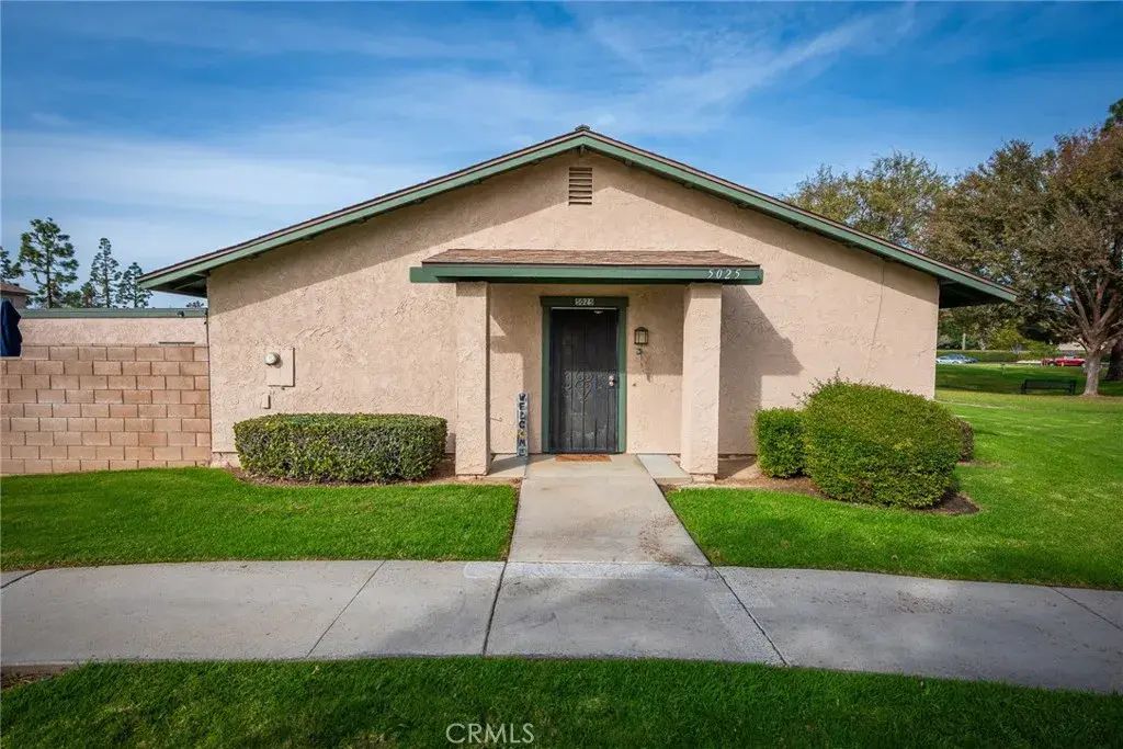 5025 Brooklawn, Riverside