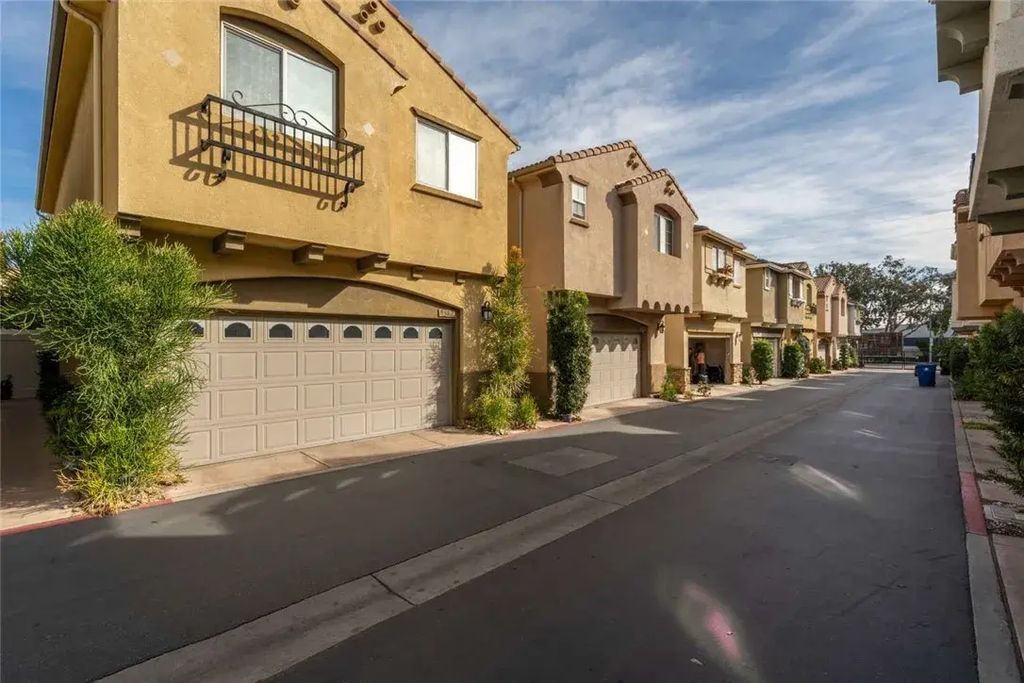 9562 Sundance Street, Pacoima