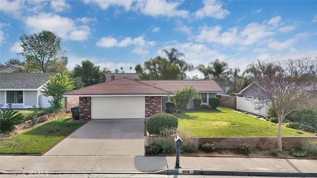 6958 Goodview, Riverside