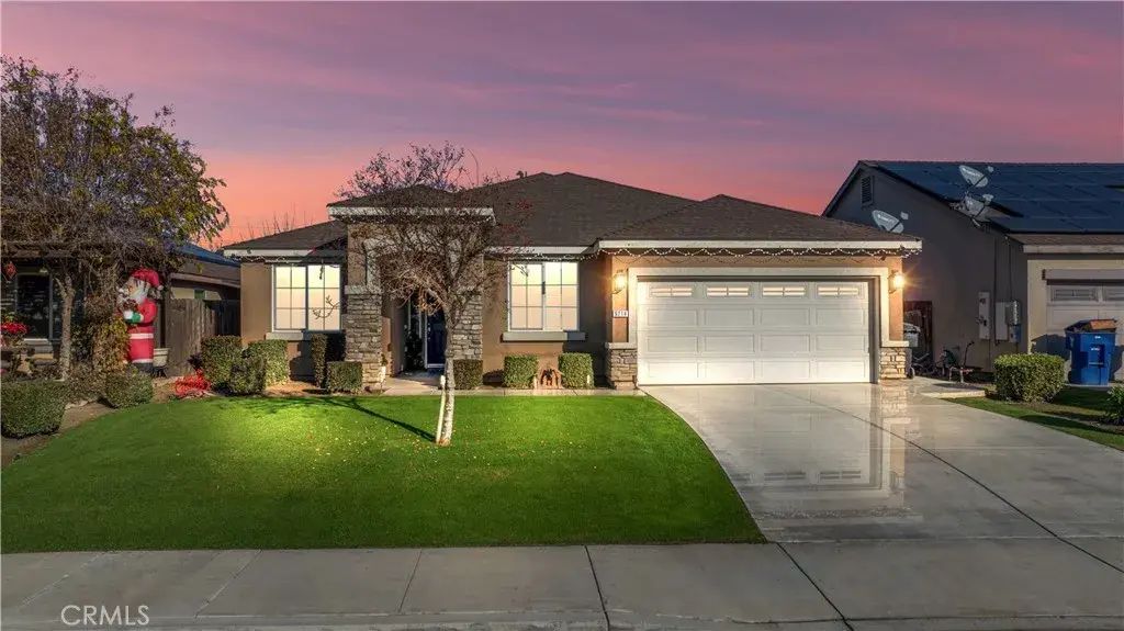 9214 Cadbury, Bakersfield