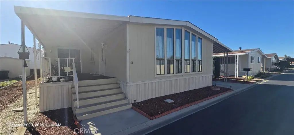 307 S Smith 64, Corona