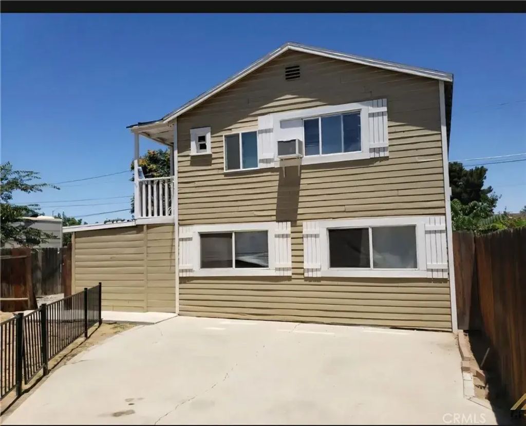 820 Woodrow, Bakersfield