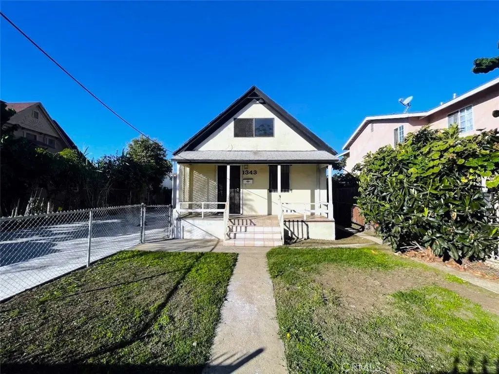 1343 Walnut Avenue, Long Beach