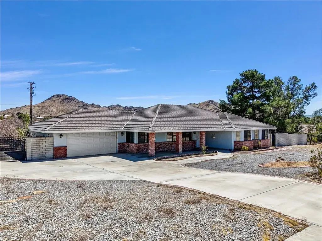 16635 Wintun, Apple Valley