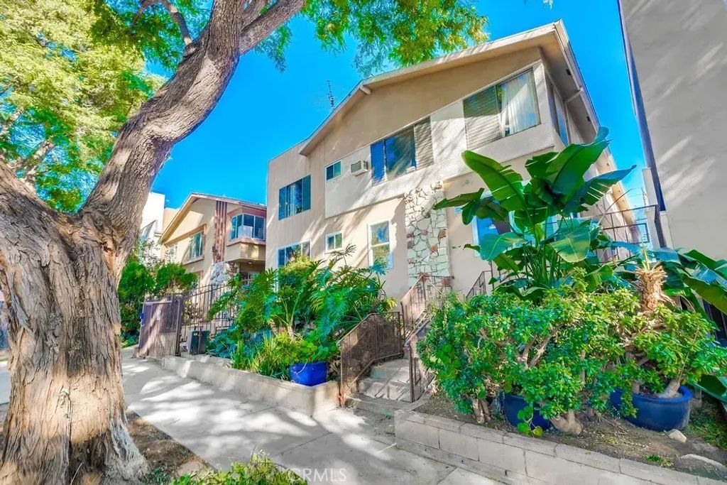 930 N Stanley Avenue 9, West Hollywood