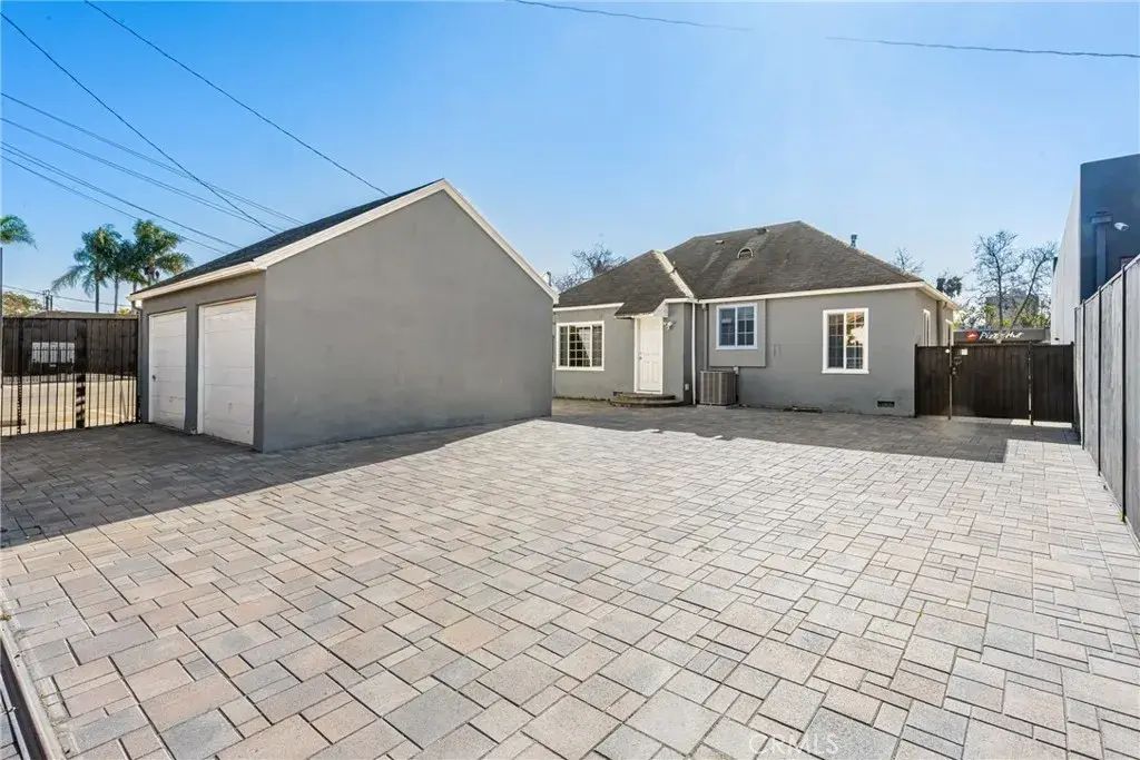 801 W 17th Street, Santa Ana