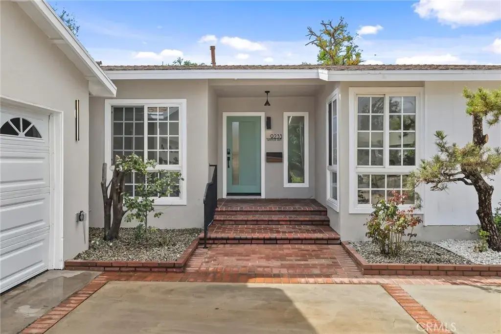 9233 Swinton, North Hills