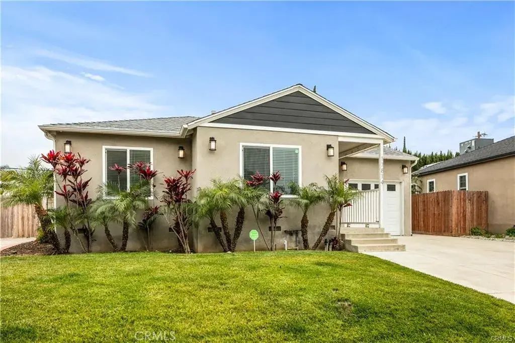 17814 Rhoda St., Encino