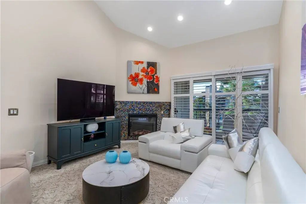 5515 Canoga Ave. #329 329, Woodland Hills