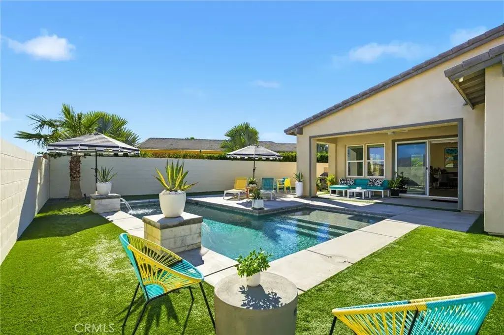 74376 Zeppelin, Palm Desert