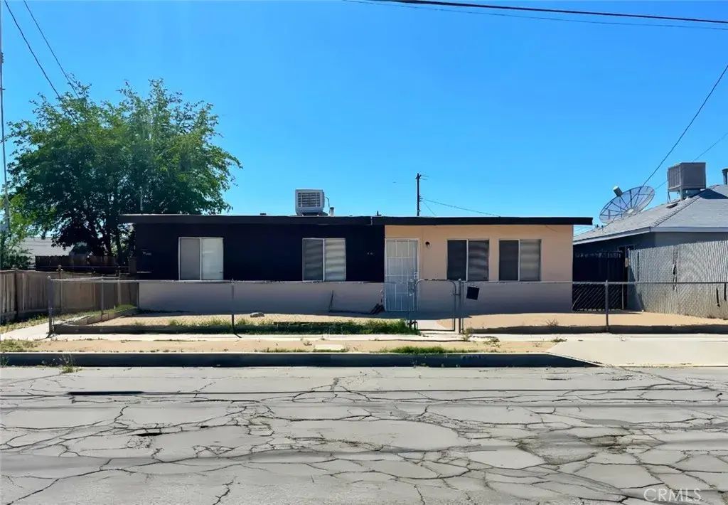 44817 Redwood, Lancaster