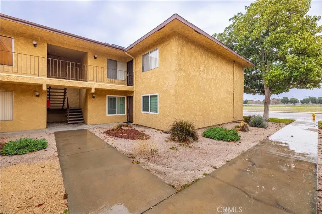 42935 15th Street West 9, Lancaster