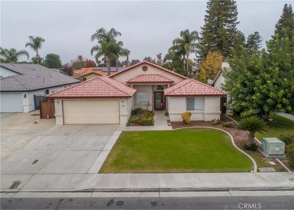 5506 Seasons, Bakersfield