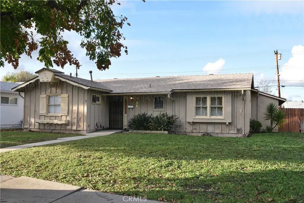 23861 Victory, West Hills