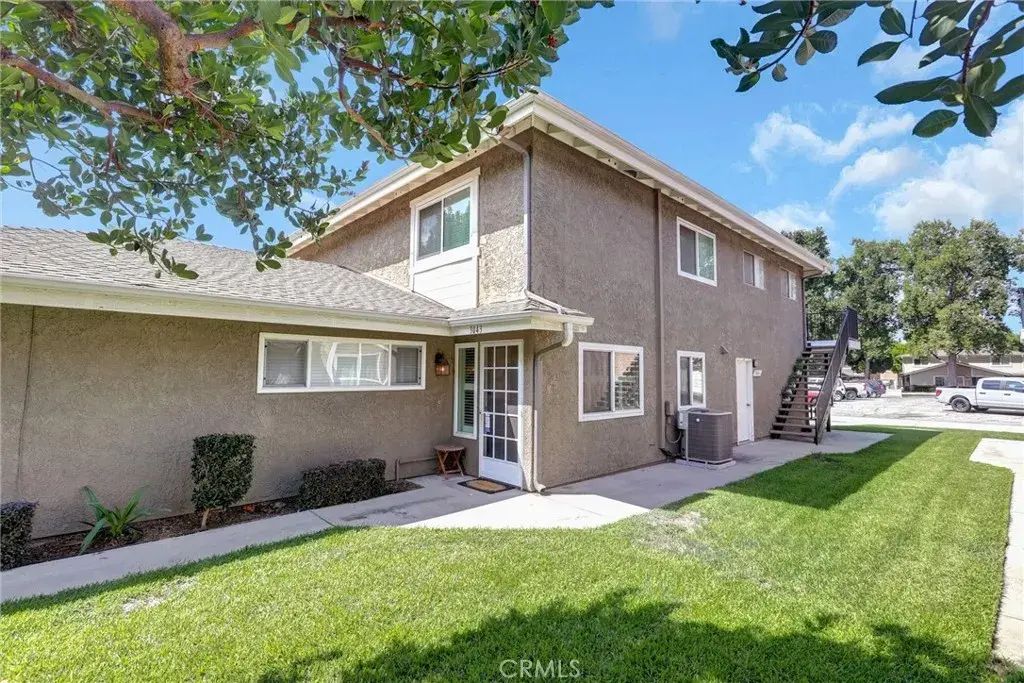 3043 N White, La Verne