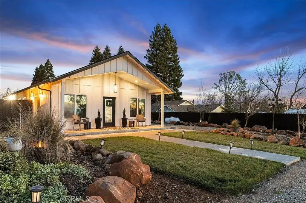 4994 Foster, Paradise