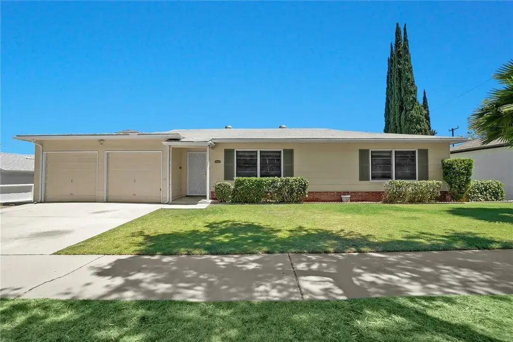 824 De La Fuente Street, Monterey Park