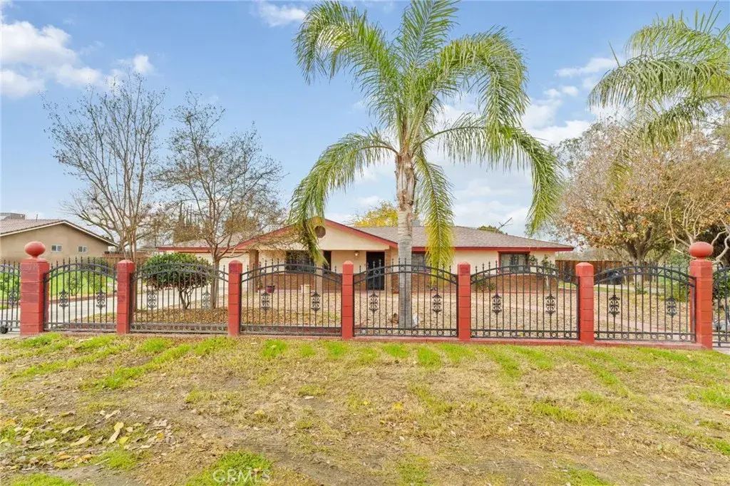 17214 Crescent Drive, Madera