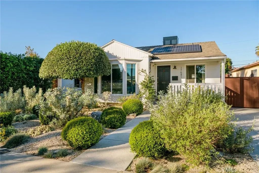 17641 Kittridge, Lake Balboa